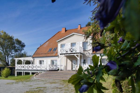 Ruhig und idyllische Lage, strandnah, gratis Nutzung vom AHOI Erlebnisbad und Sauna in Sellin - Gutshaus Silvitz FeWo 01, Amt Bergen Auf Rügen
